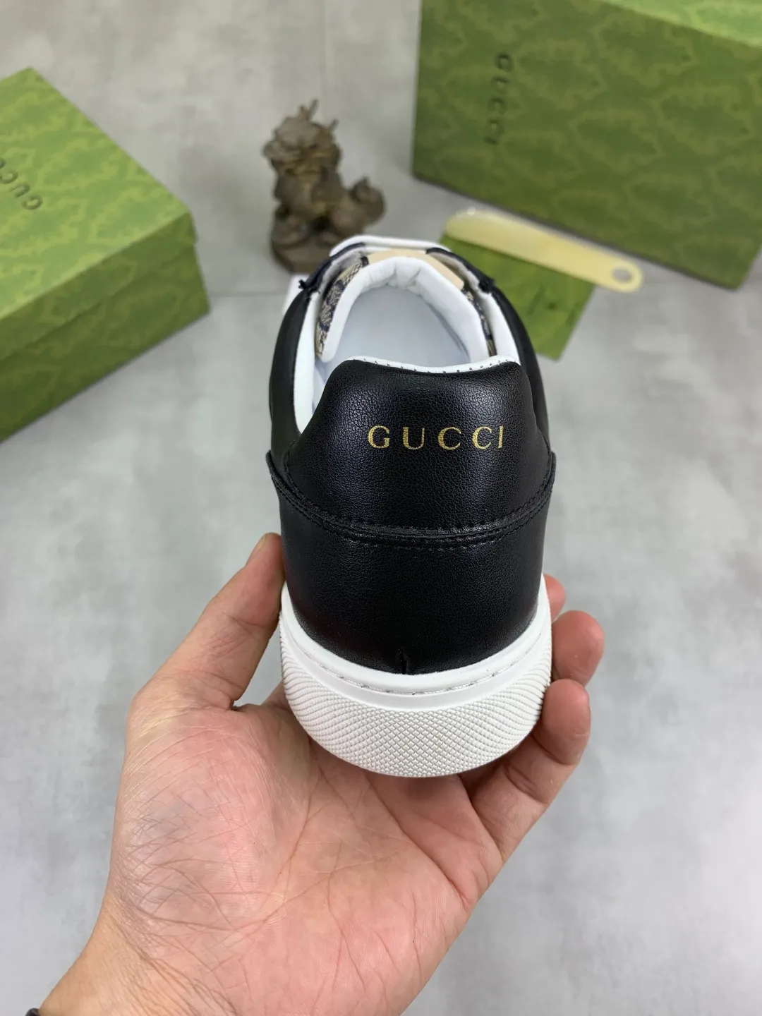 Men's Men's Shoes P420 💰[New Style] 🆘 The latest model from Gucci's official website🎁Classic casual and fashionable men's shoes👟Hot style💥Simple and elegant style, exclusive for trendy men. Unique latest brand elements from the official website👑Gucci original decoration, fashionable and generous, made of original soft calfskin fabric➕Comfortable soft sheepskin lining ✅The official website specifies wear-resistant rubber outsole_full of elasticity, classic model taken in real life🎬Color: 2️⃣colors available😍Number: 38-44